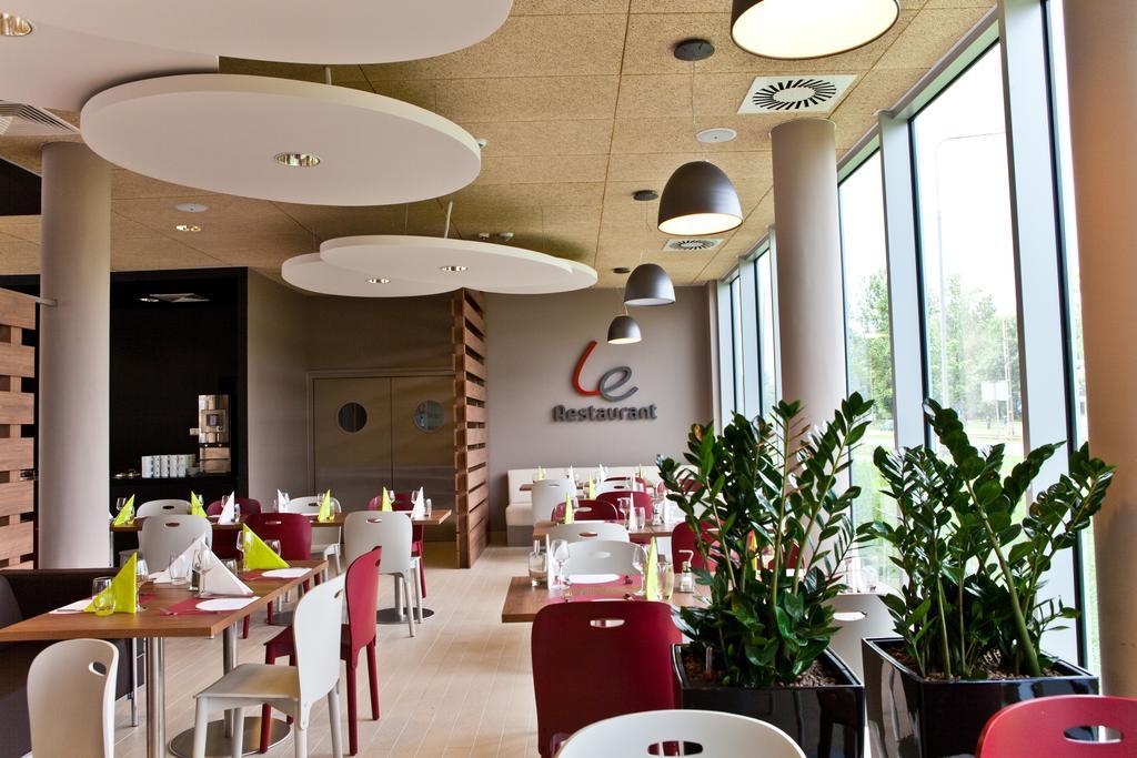 Campanile Wroclaw Centrum Екстериор снимка